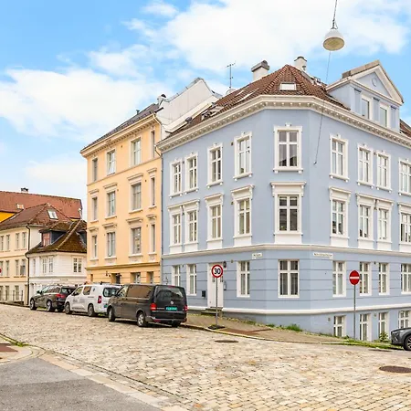 & Modern In The Coziest Street In Apartment *