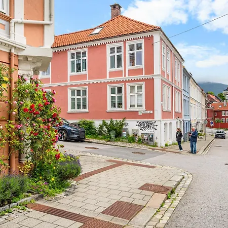 & Modern In The Coziest Street In Apartment