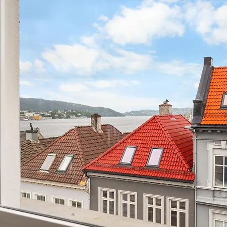 & Modern In The Coziest Street In