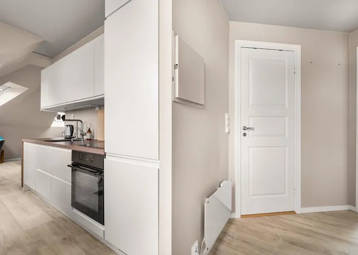 & Modern In The Coziest Street In