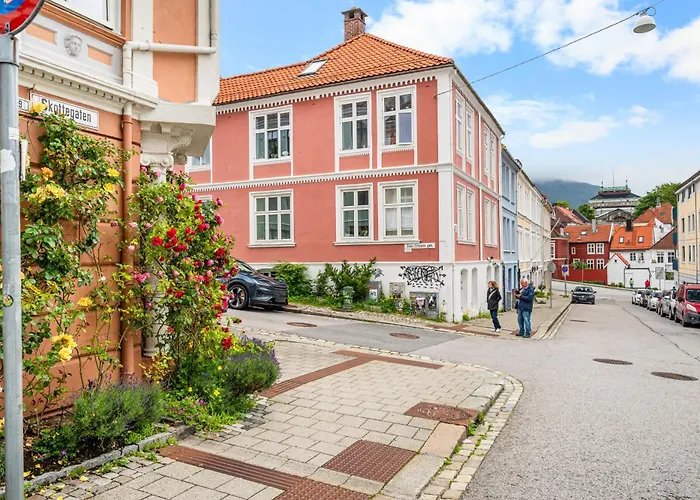 & Modern In The Coziest Street In Apartment